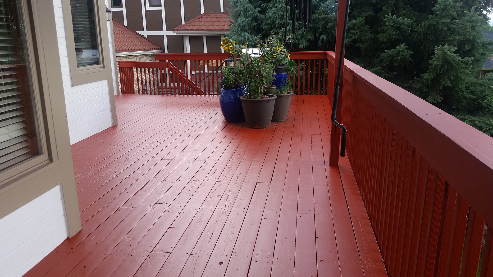 deck-red-finished-2080x1170